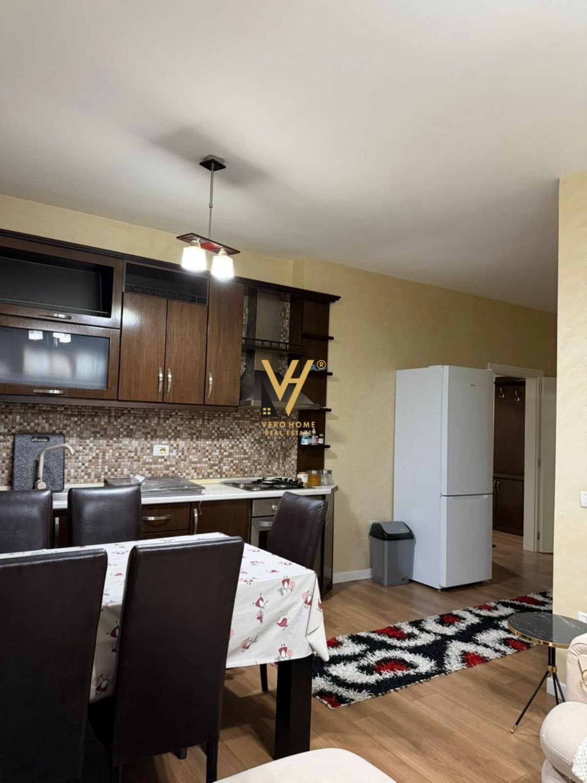 2+1+BLK ME QIRA NE SELITE 70.000 LEKE