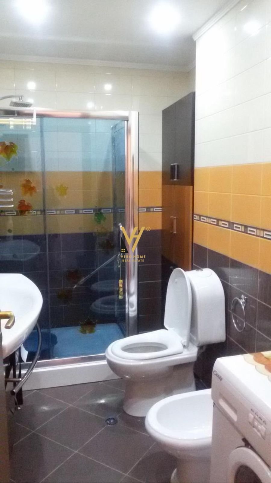 2+1+2+BLK ME QERA TE SELVIA 80.000 LEKE