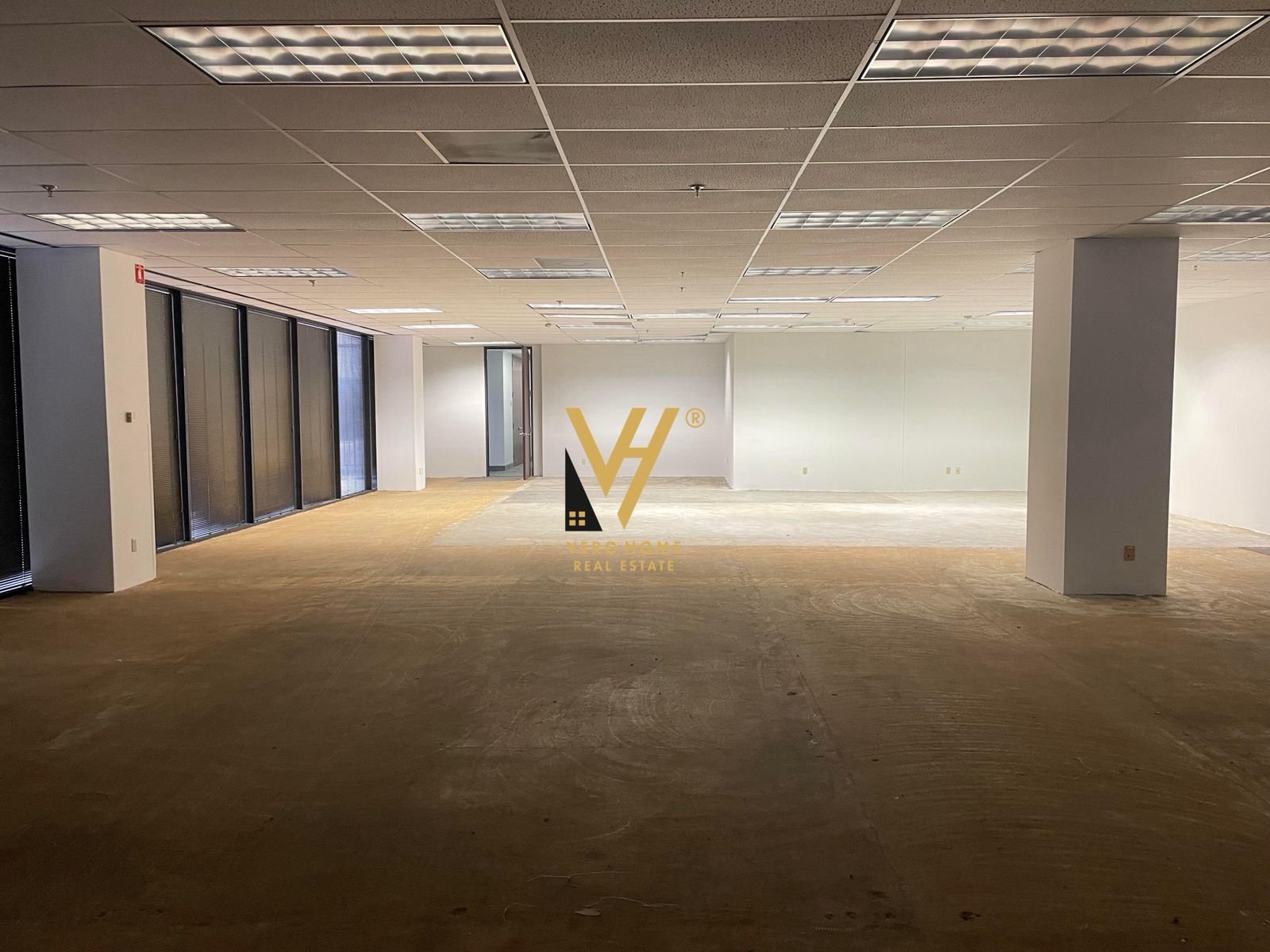 AMBIENT BIZNESI 240 M2 ME QERA NE ASTIR 250.000 LE