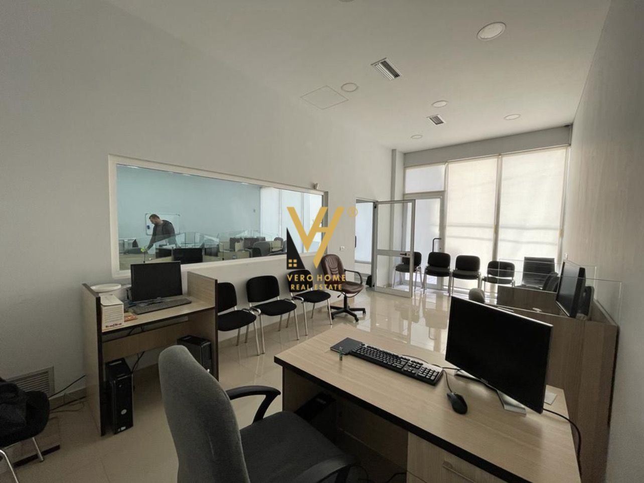 ZYRE 120 M2 ME QIRA TE ALI DEMI 1.000 EURO