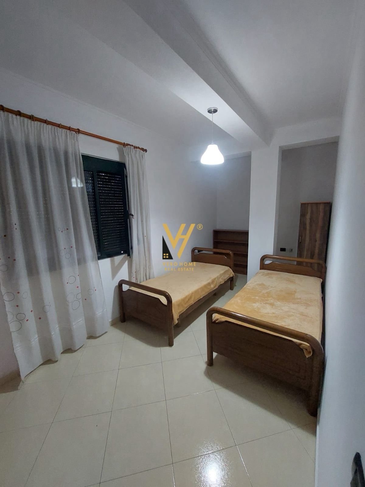 2+1+BLK TE SHKOLLA BAJRAM CURRI 45.000 LEKE