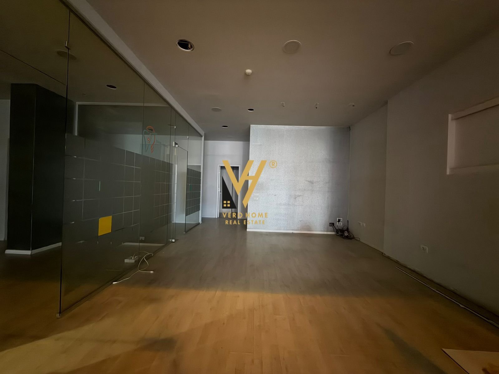 DYQAN 100 M2 TE KOPSHTI ZOOLOGJIK 1.300 EURO