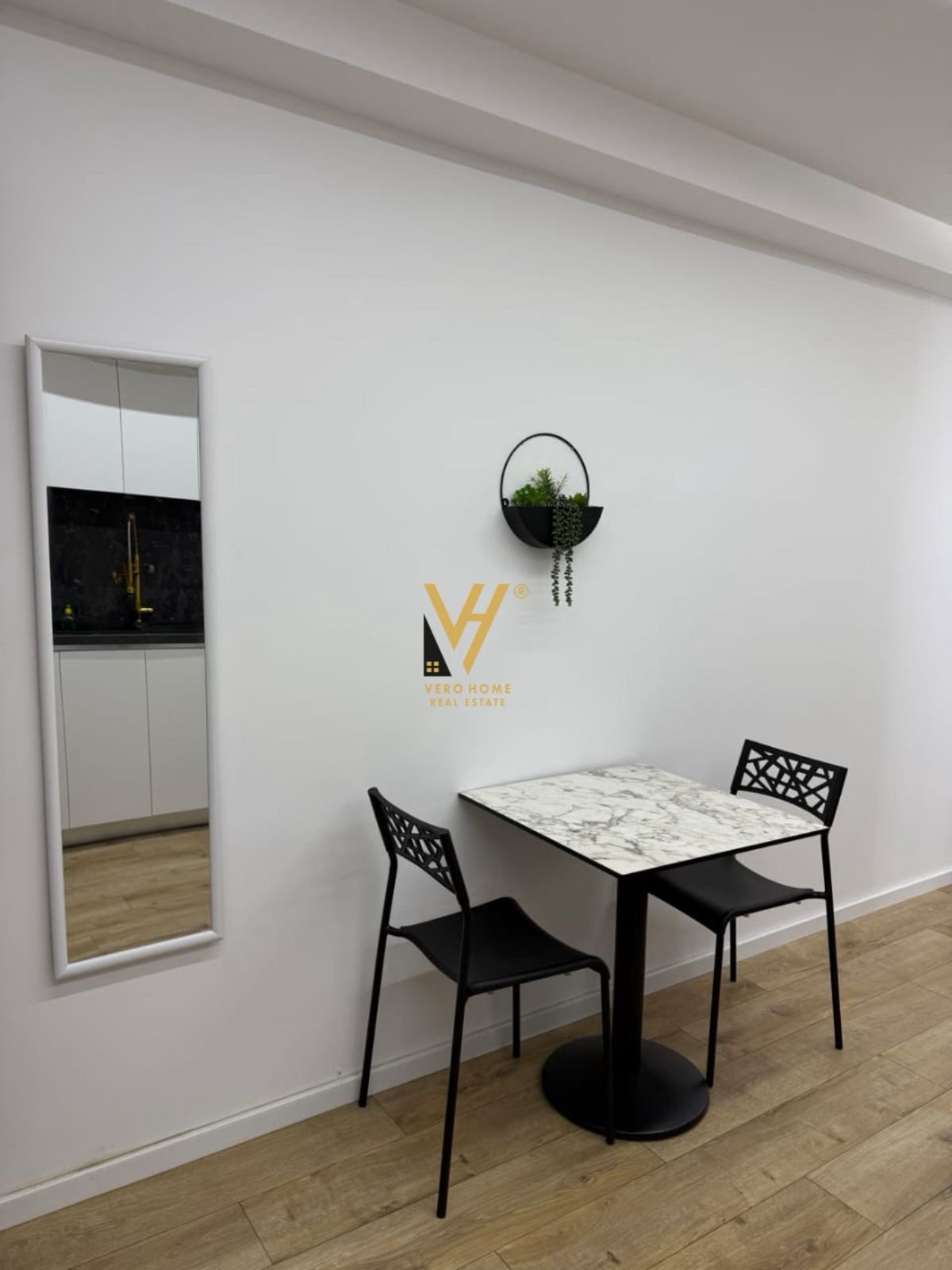 GARSIONERE ME QIRA TE 21 DHJETORI 550 EURO