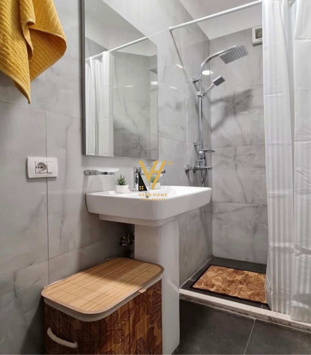 STUDIO APARTAMENT TE QENDRA KRISTAL 81.000 EURO