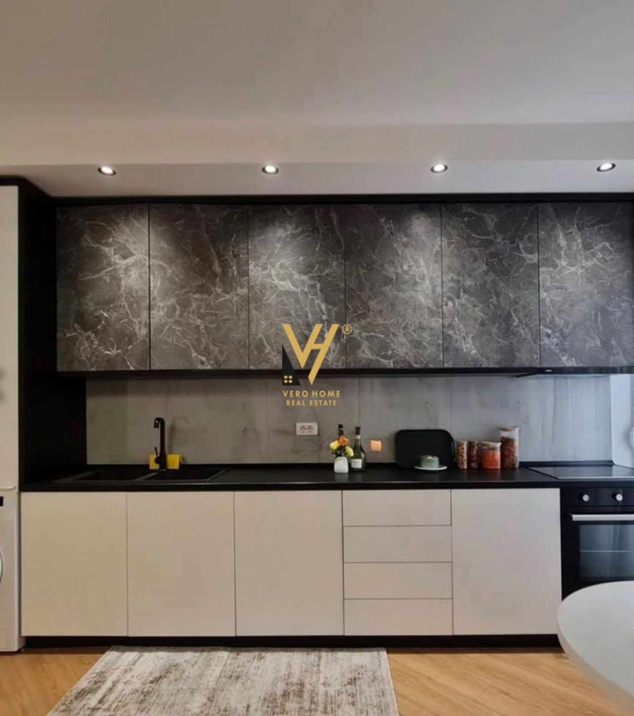 STUDIO APARTAMENT TE QENDRA KRISTAL 81.000 EURO