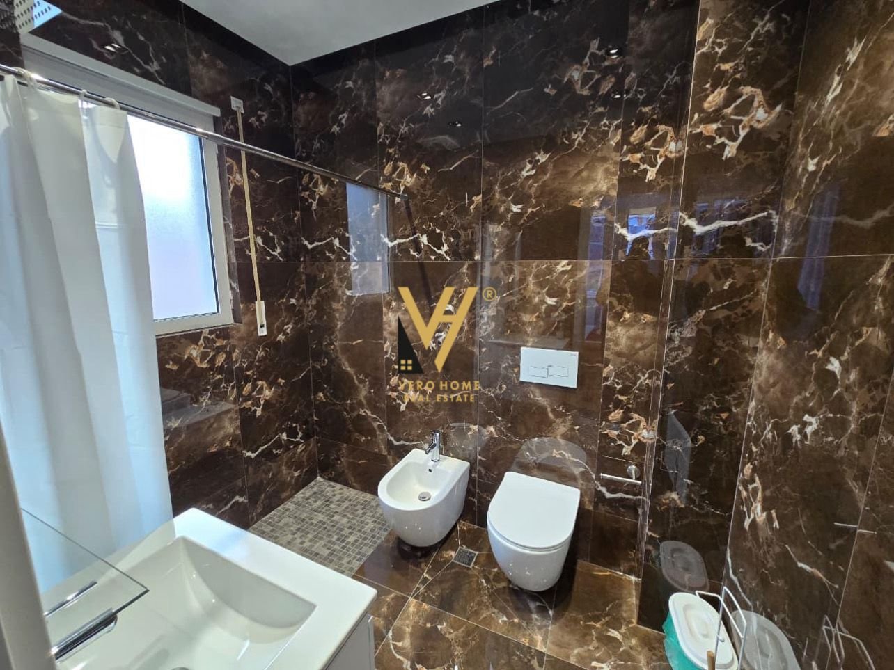 2+1+BLK ME QERA TE KOPSHTI BOTANIK 55.000 LEKE