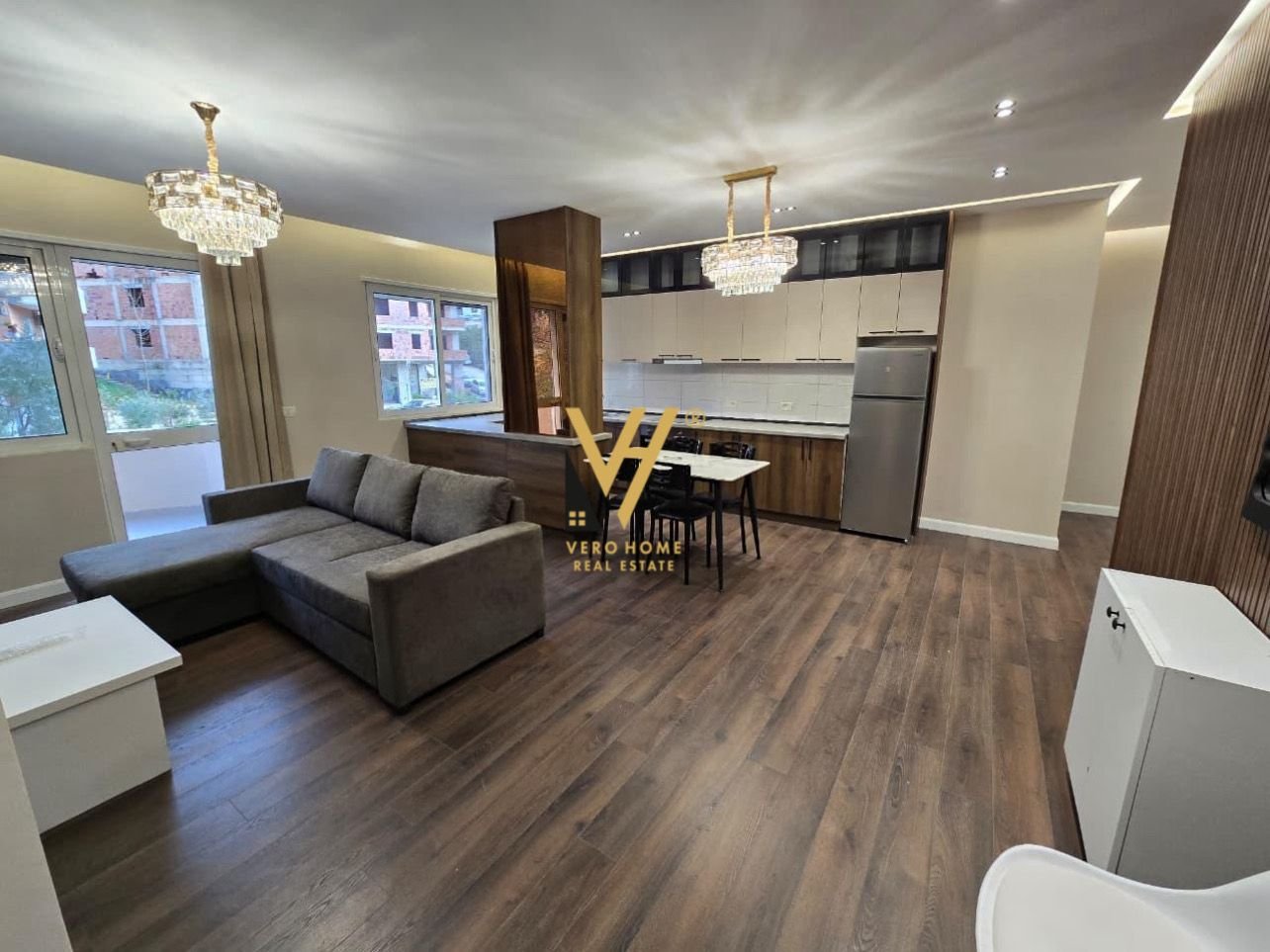 2+1+BLK ME QERA TE KOPSHTI BOTANIK 55.000 LEKE