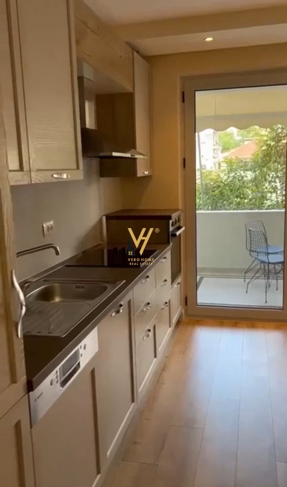 2+1+BLK ME QIRA TE SHALLVARET 100.000 LEKE