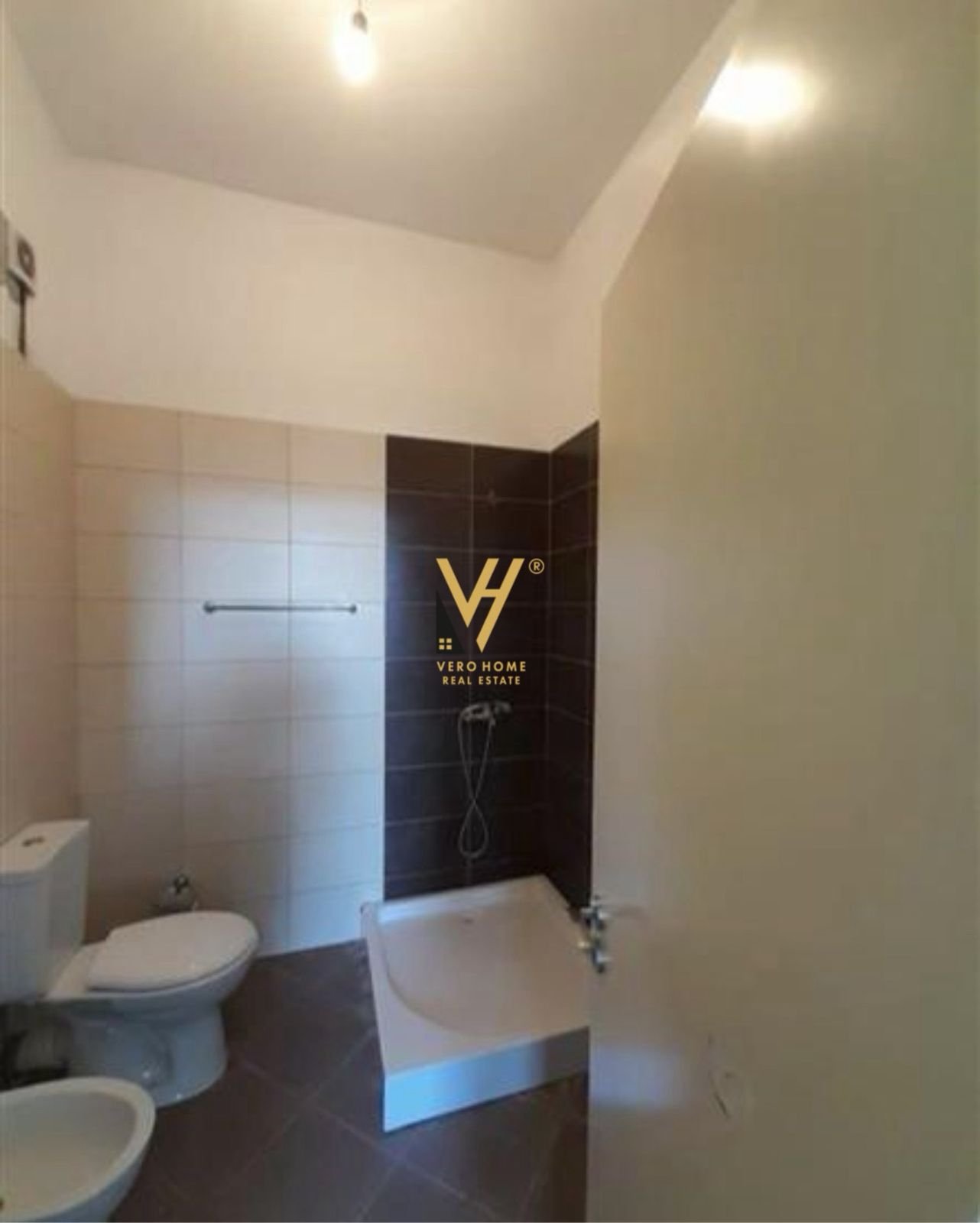 2+1+BLK ME QERA NE ASTIR 45.000 LEKE