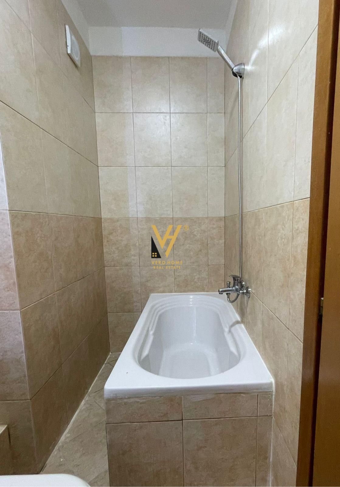 2+1+BLK ME QERA NE BLLOK 75.000 LEKE