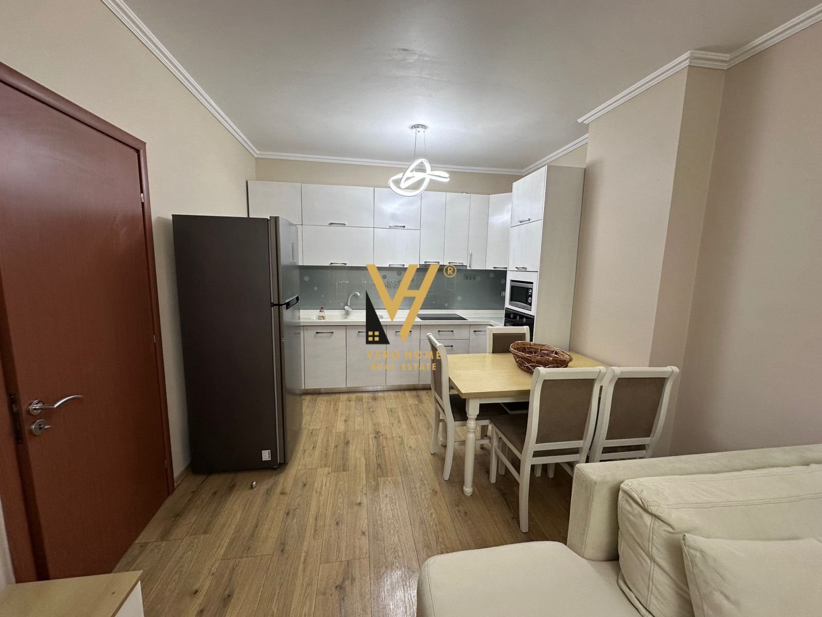 1+1+BLK ME QERA NE YZBERISHT 52.000 LEKE