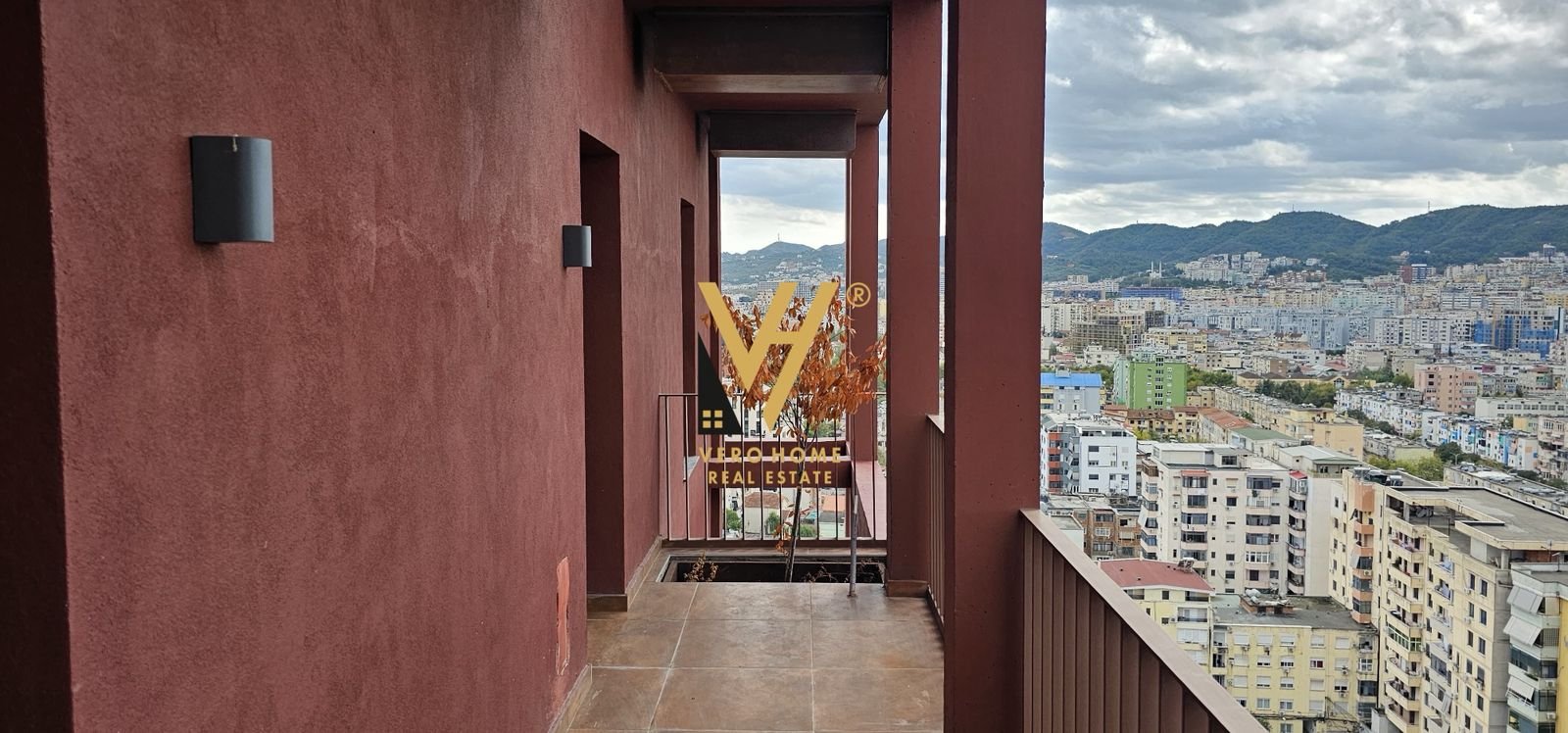 ZYRE 160 M2 ME QIRA TE GARDEN BUILDING 2.000 EURO