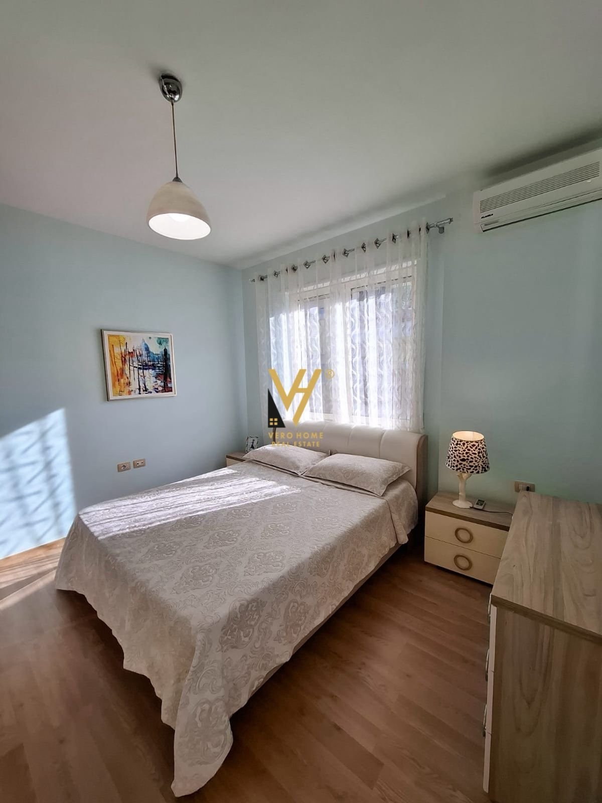 JEPET APARTAMENT 2+1 ME QERA TE KOPSHTI ZOOLOGJIK