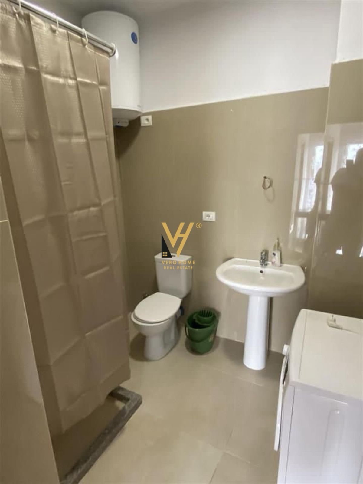 1+1+BLK ME QERA NE ASTIR 400 EURO