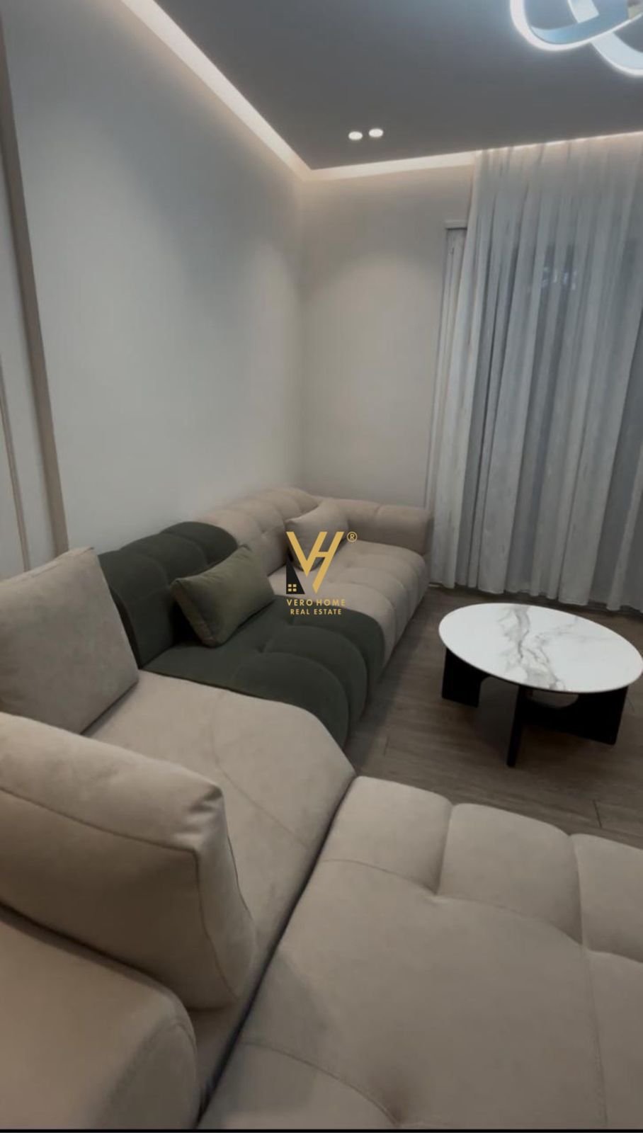 2+1 ME QIRA TE ROSE GARDEN, TEG 1.100 EURO