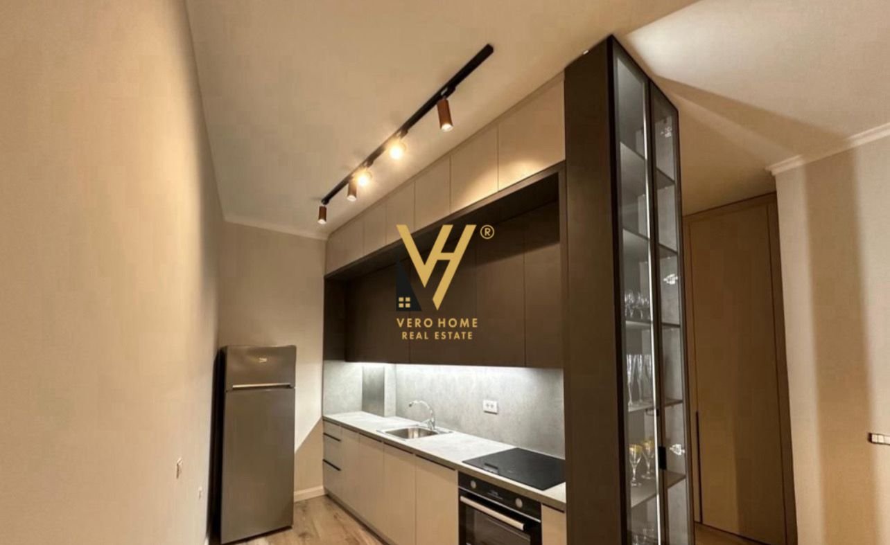 1+1 ME QERA TE TEG, ROSE GARDEN 680 EUR