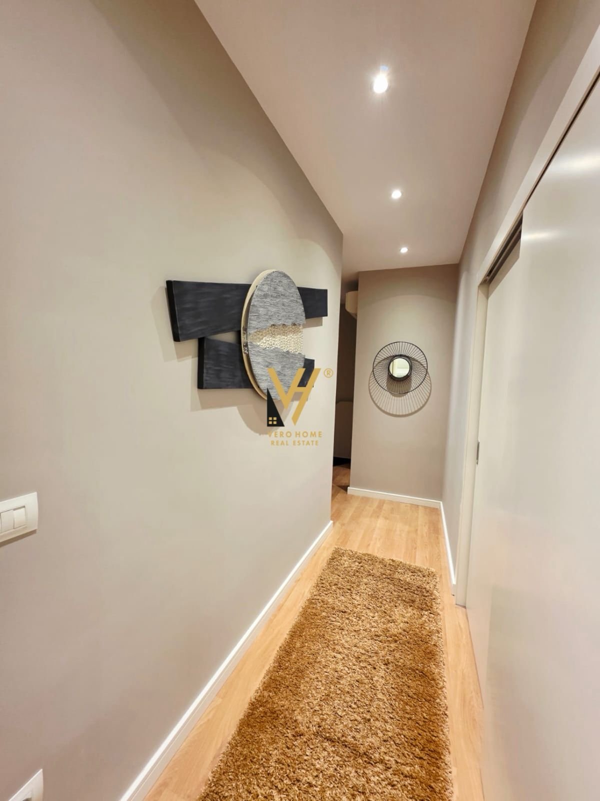 VILE DY KATESHE TE KODRA E DIELLIT 490.000 EURO