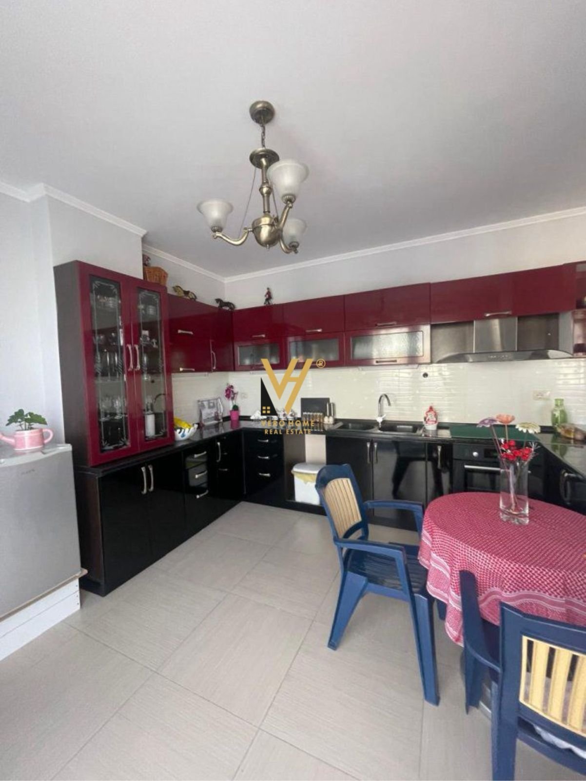 2+1+BLK ME QERA NE YZBERISHT 50.000 LEKE