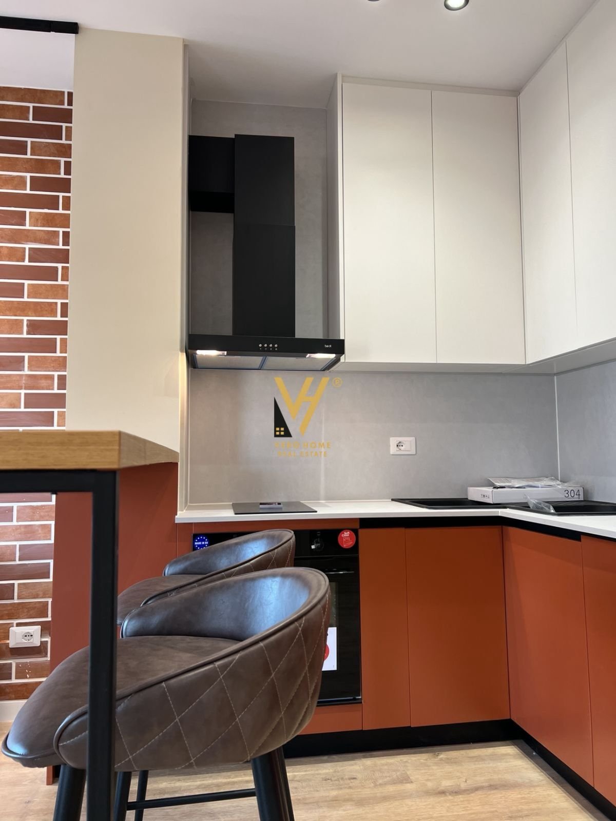 1+1 ME QERA TE STACIONI TRENIT 65.000 LEKE