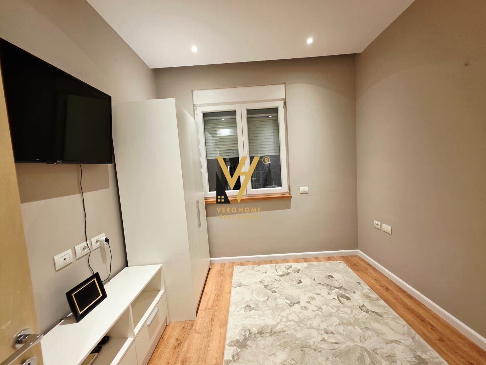 VILE DY KATESHE TE KODRA E DIELLIT 490.000 EURO