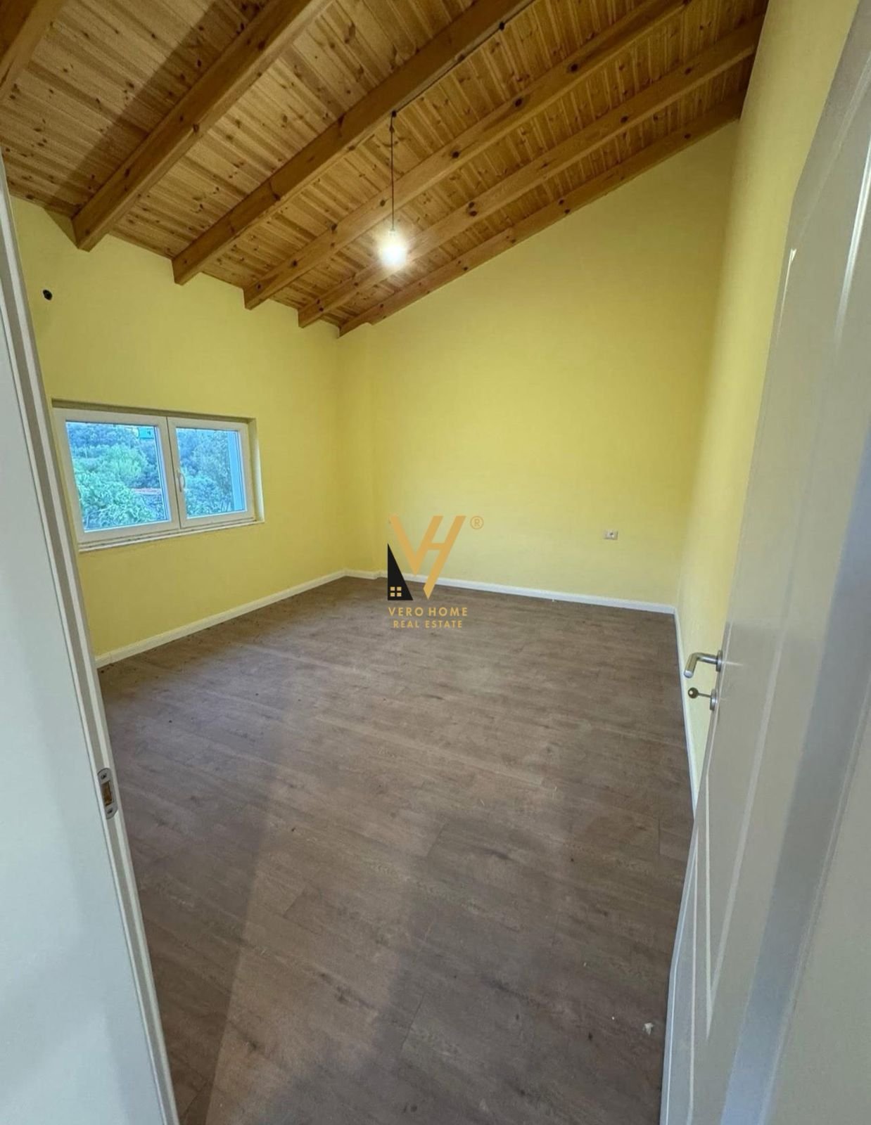 VILE TRE KATESHE ME QERA NE KOMBINAT 110.000 LEKE