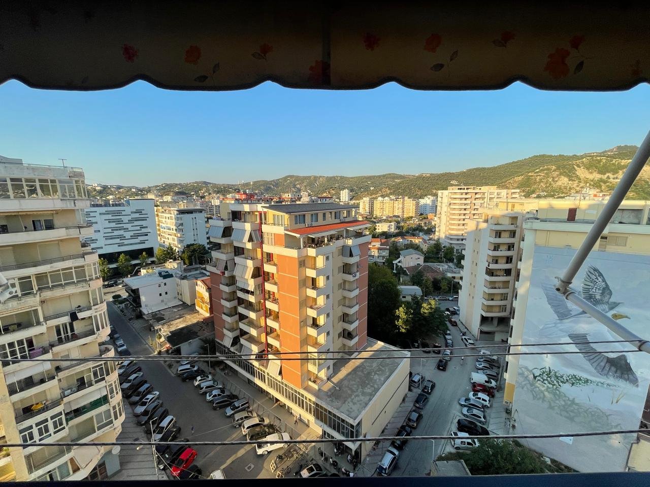 Jepet me qera apartament 1+1 në Lungomare vlorë