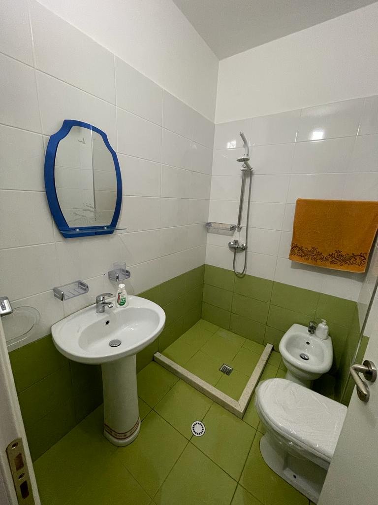 Jepet me qera apartament 1+1 në Lungomare vlorë
