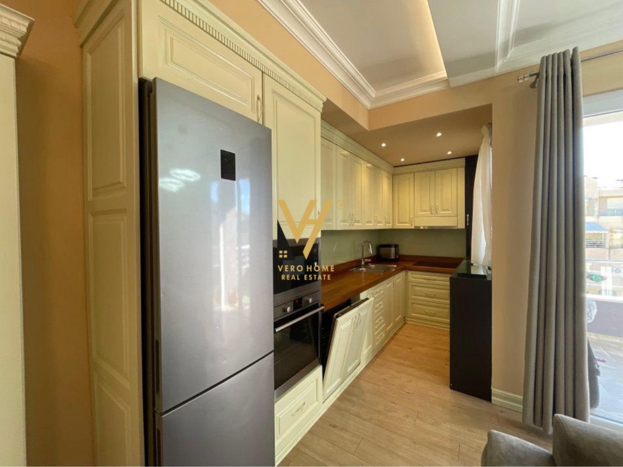 3+1+BLK ME QIRA TE LIQENI I THATE 1.000 EURO