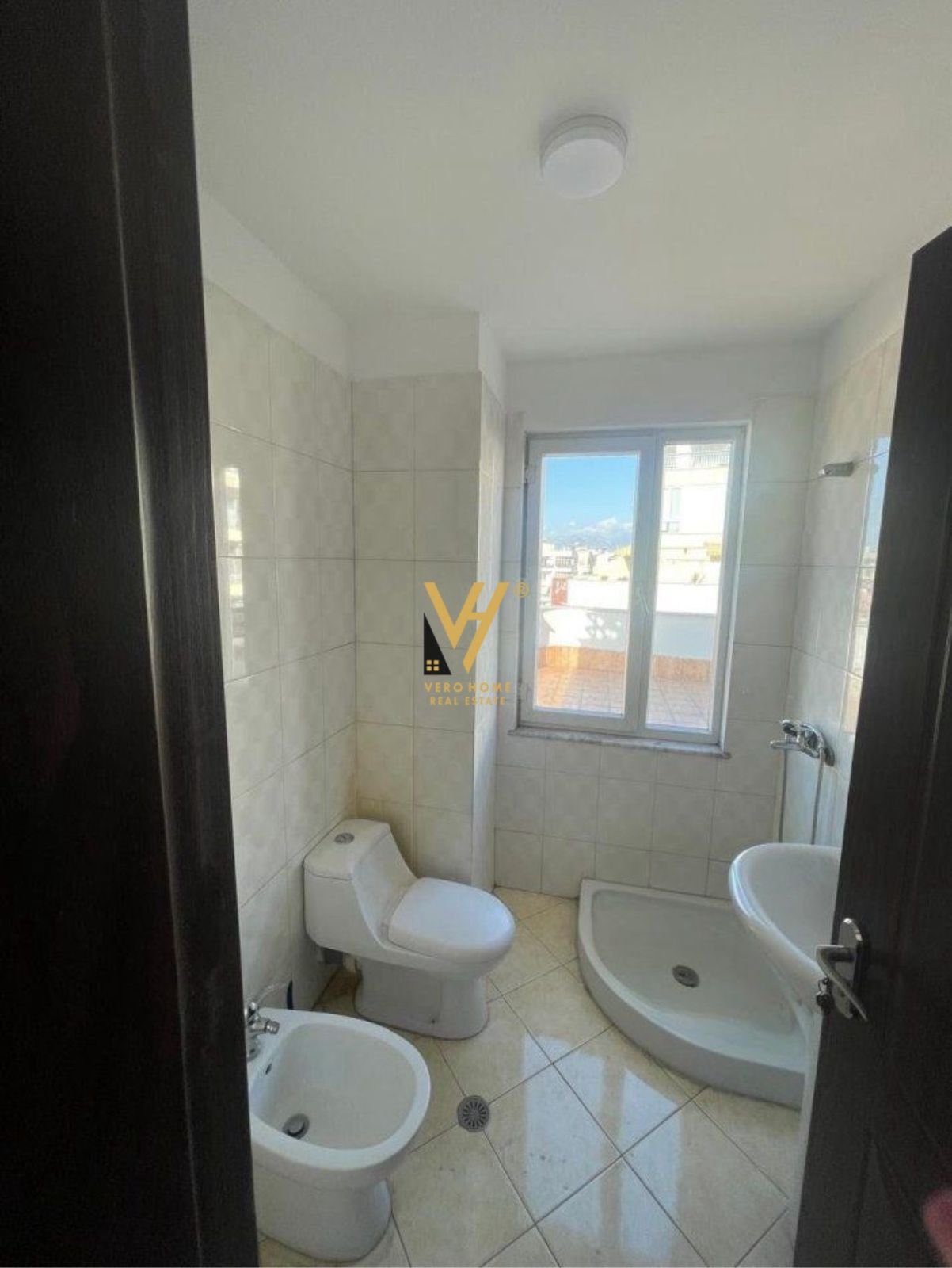 2+1+BLK ME QERA NE YZBERISHT 50.000 LEKE