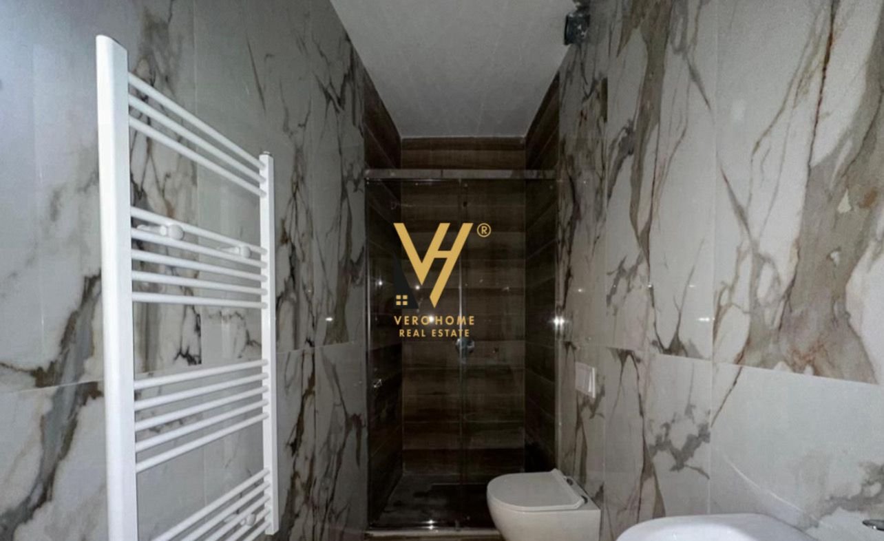 1+1 ME QERA TE TEG, ROSE GARDEN 680 EUR