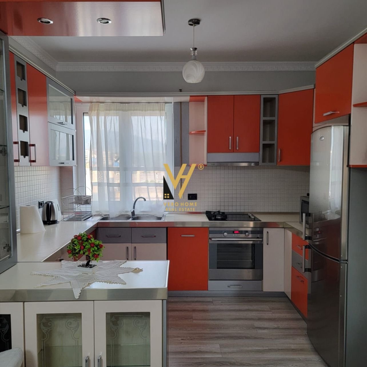 2+1+2+BLK ME QIRA TE KOMUNA E PARISIT 900 EURO