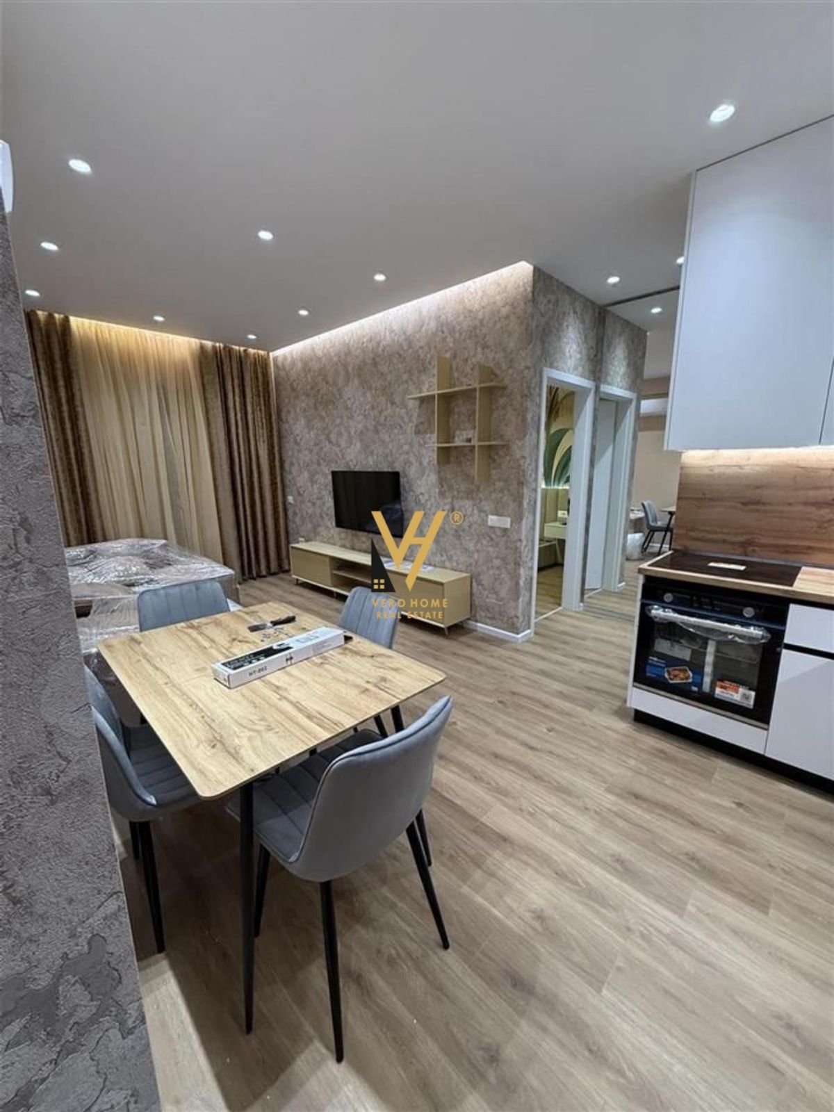 1+1+BLK ME QERA TE KOMPLEKSI OXA, FRESK 45.000 LEK