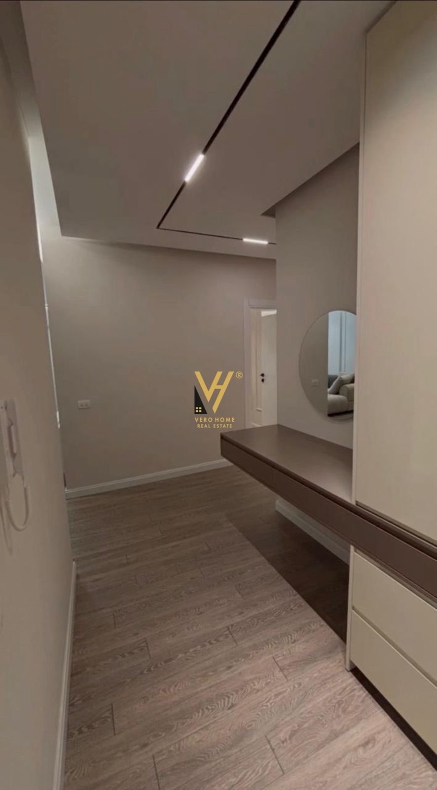 2+1 ME QIRA TE ROSE GARDEN, TEG 1.100 EURO