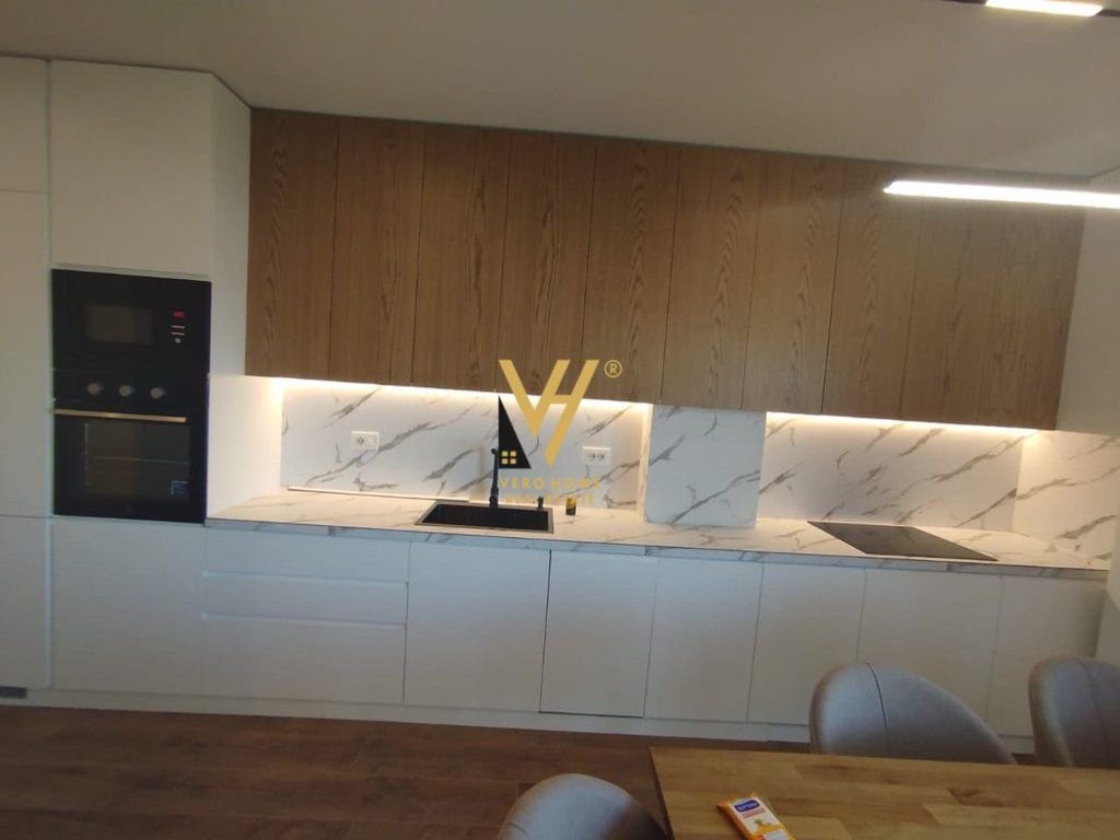 2+1+2+BLK ME QIRA TE KODRA E DIELLIT 1.300 EURO