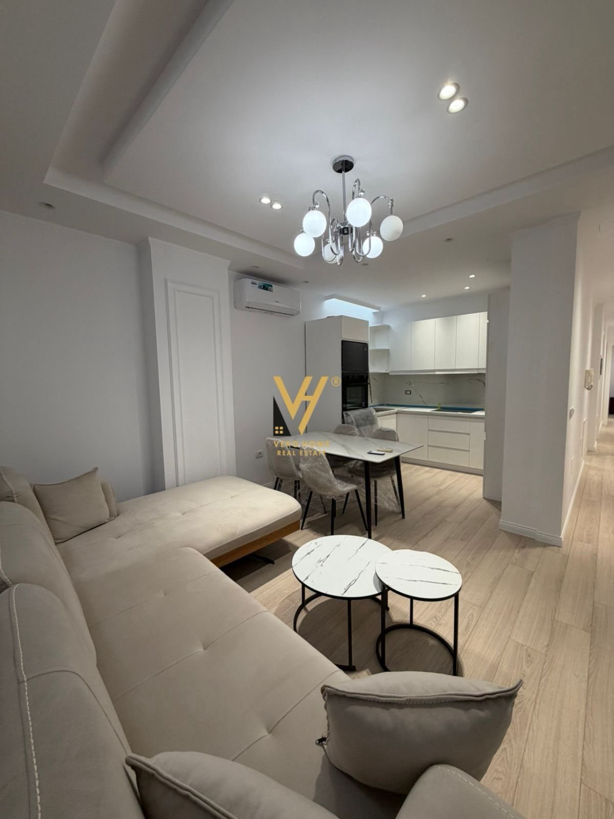 2+1+BLK ME QERA TE MYSLYM SHYRI 1.000 EURO