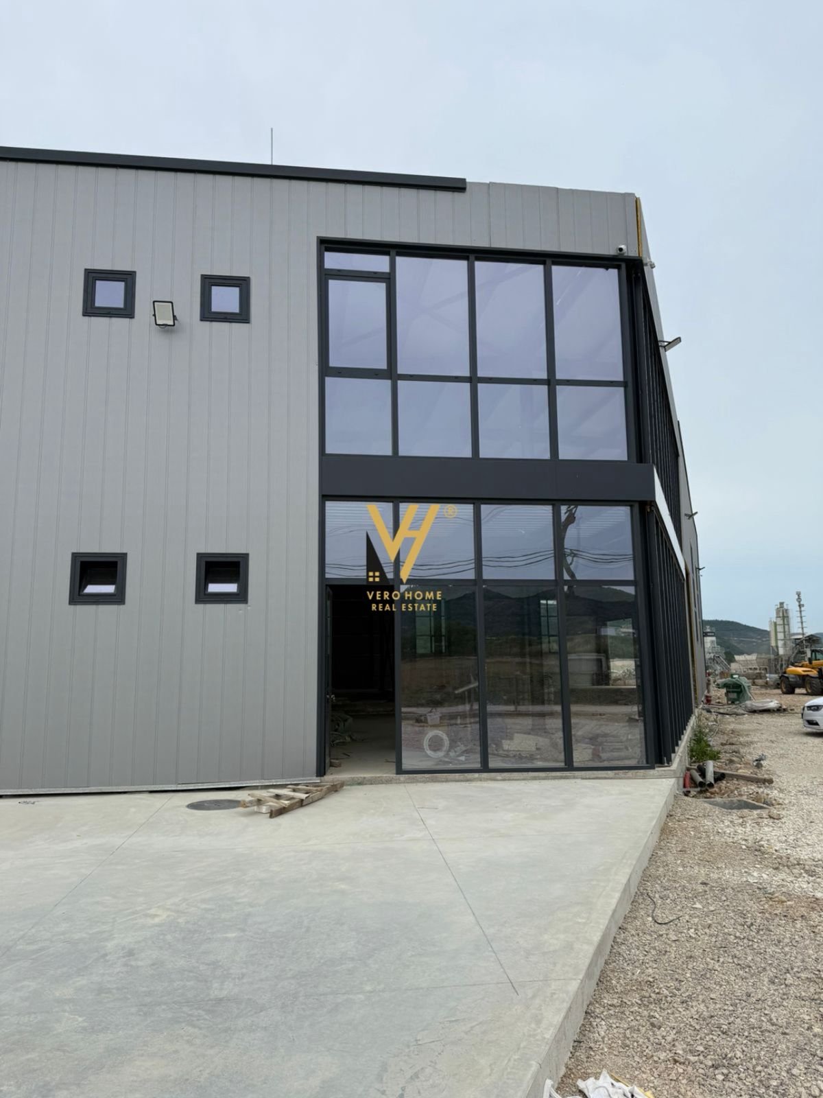 KAPANON 4.900 M2 ME QERA NE VAQARR 400.000 LEKE