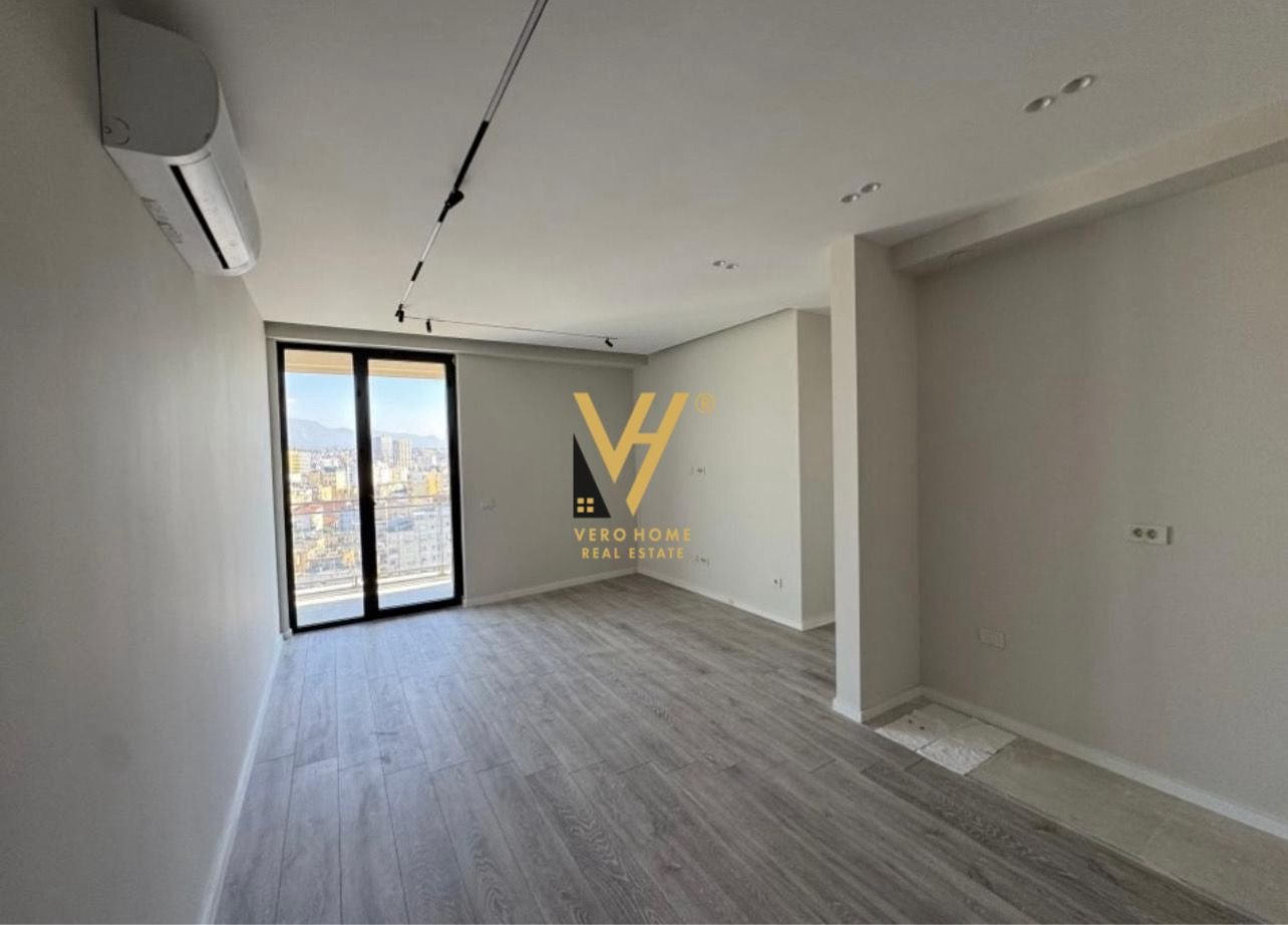 2+1+2 ME QIRA TE MINE PEZA 1.100 EURO