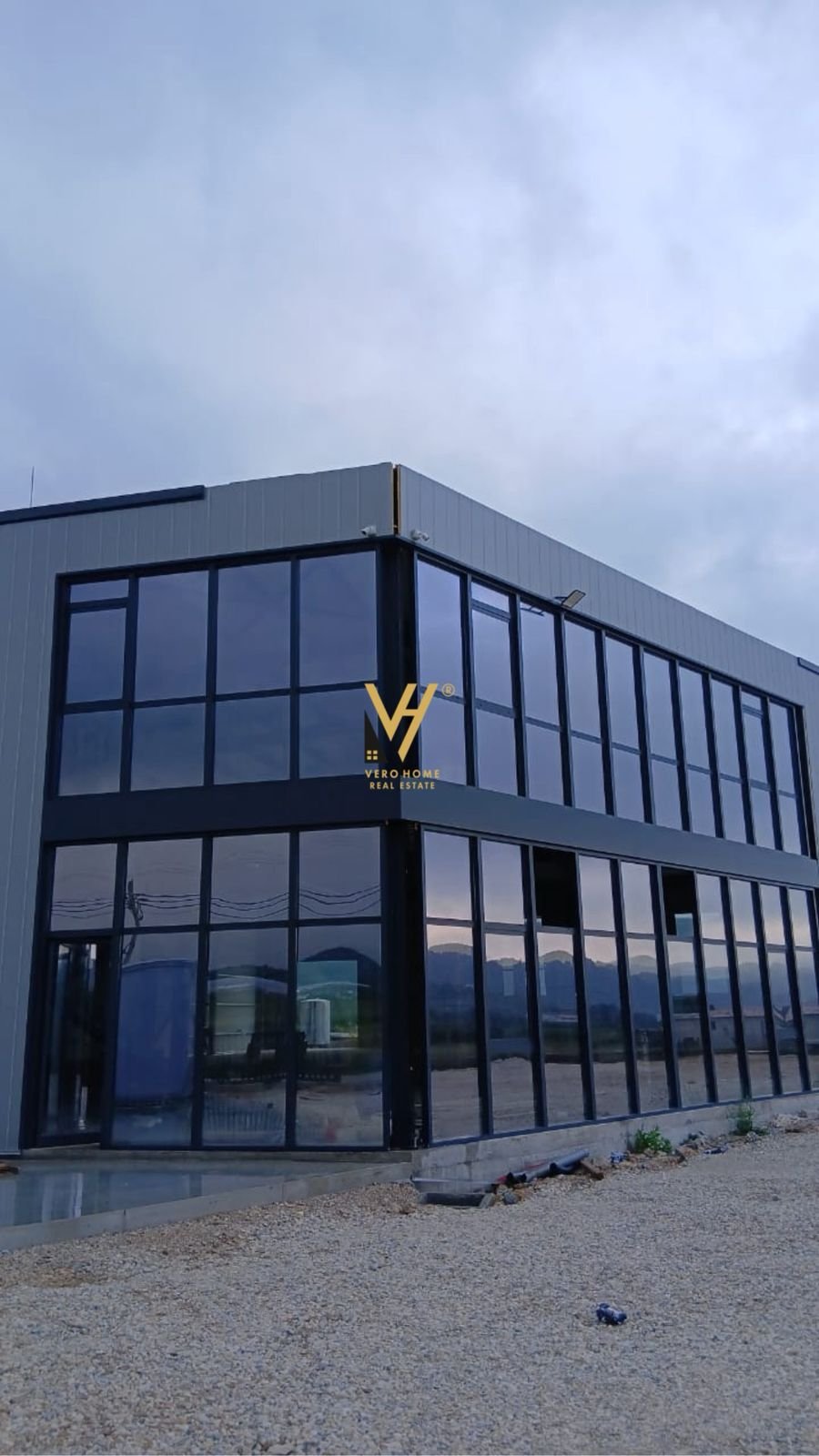 KAPANON 4.900 M2 ME QERA NE VAQARR 400.000 LEKE