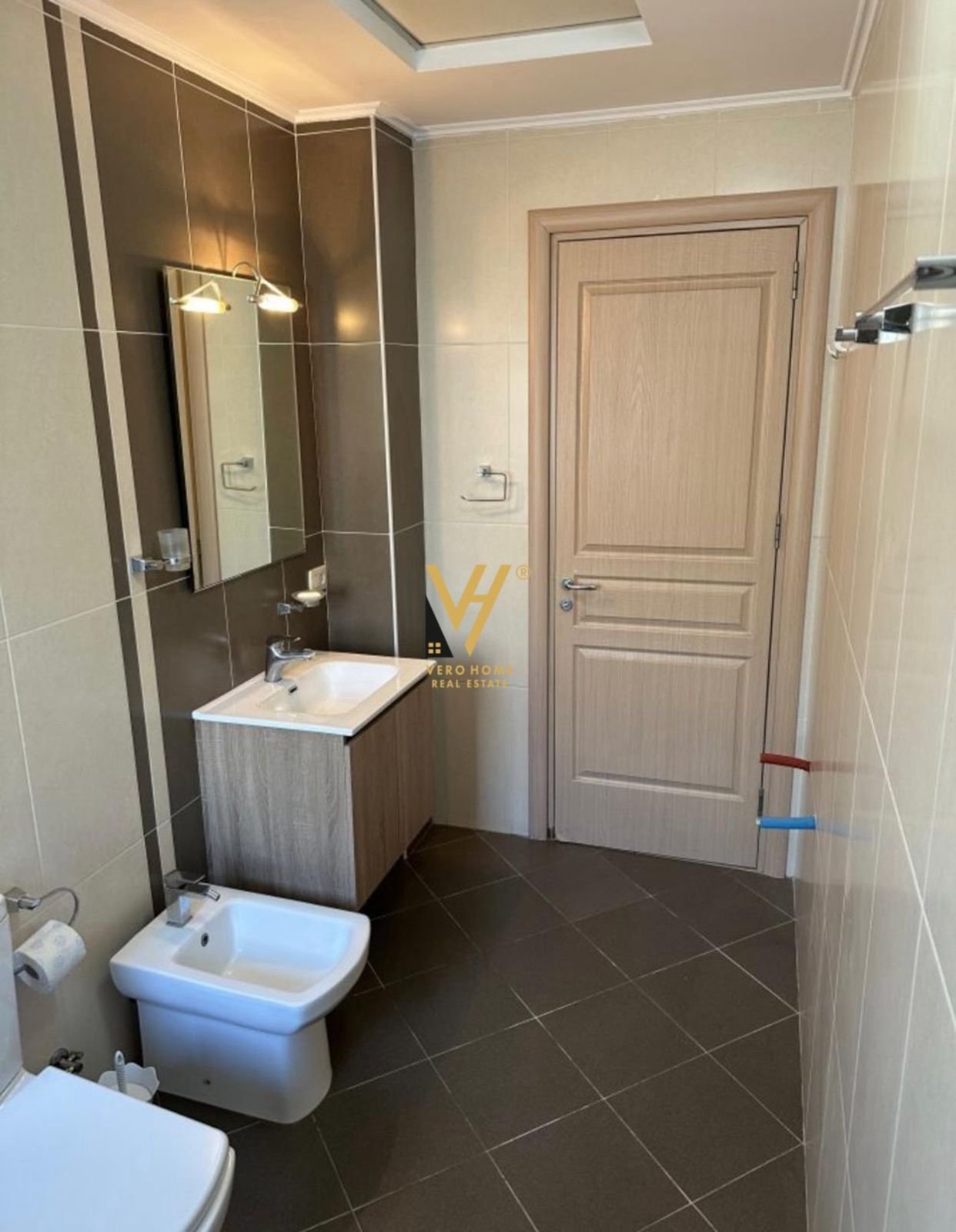 1+1 ME QIRA TE 5 MAJI 75.000 LEKE