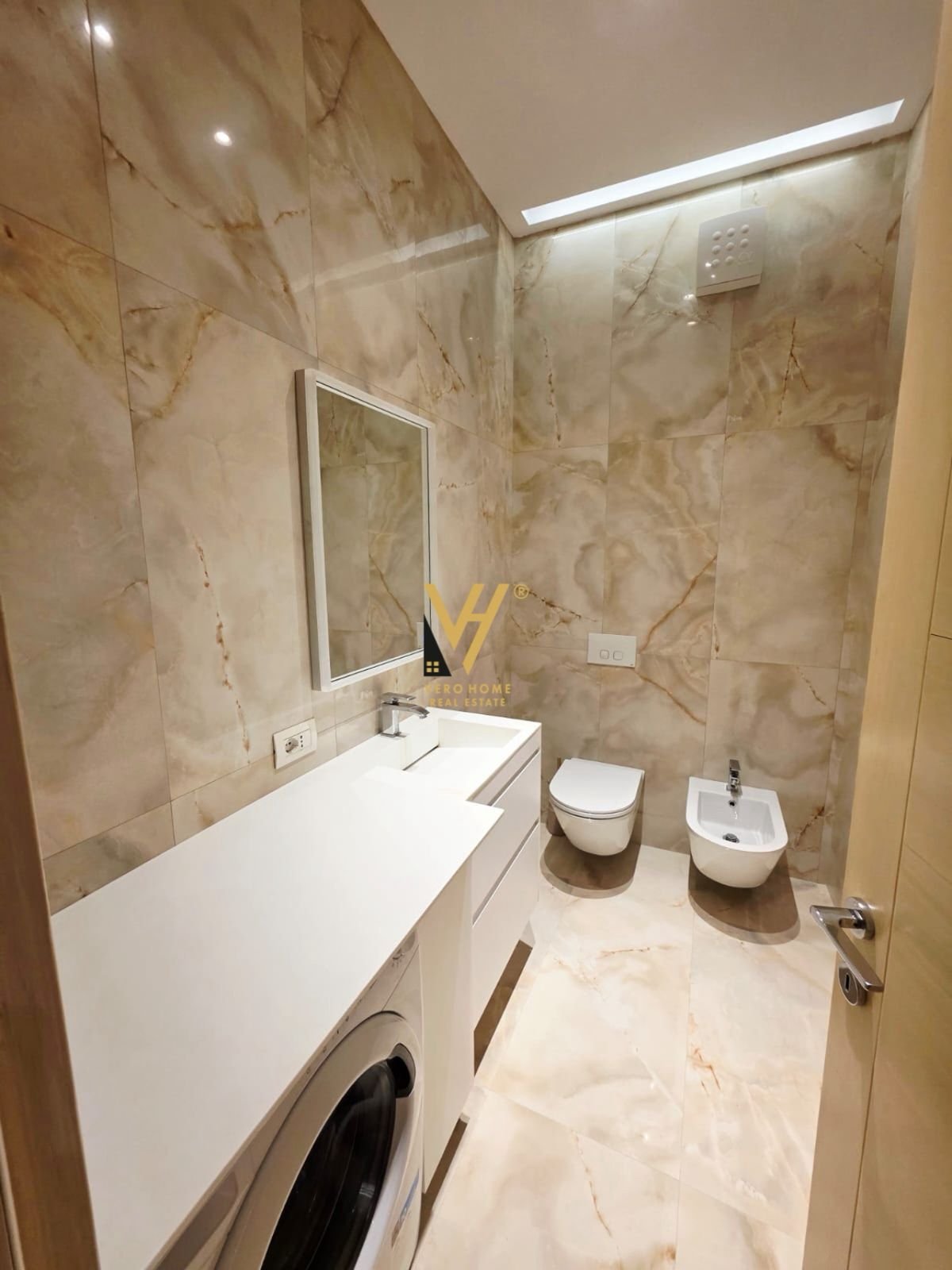 VILE DY KATESHE TE KODRA E DIELLIT 490.000 EURO