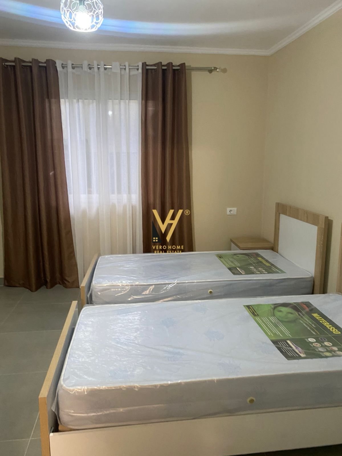 1+1+BLK ME QERA NE LAPRAKE 40.000 LEKE