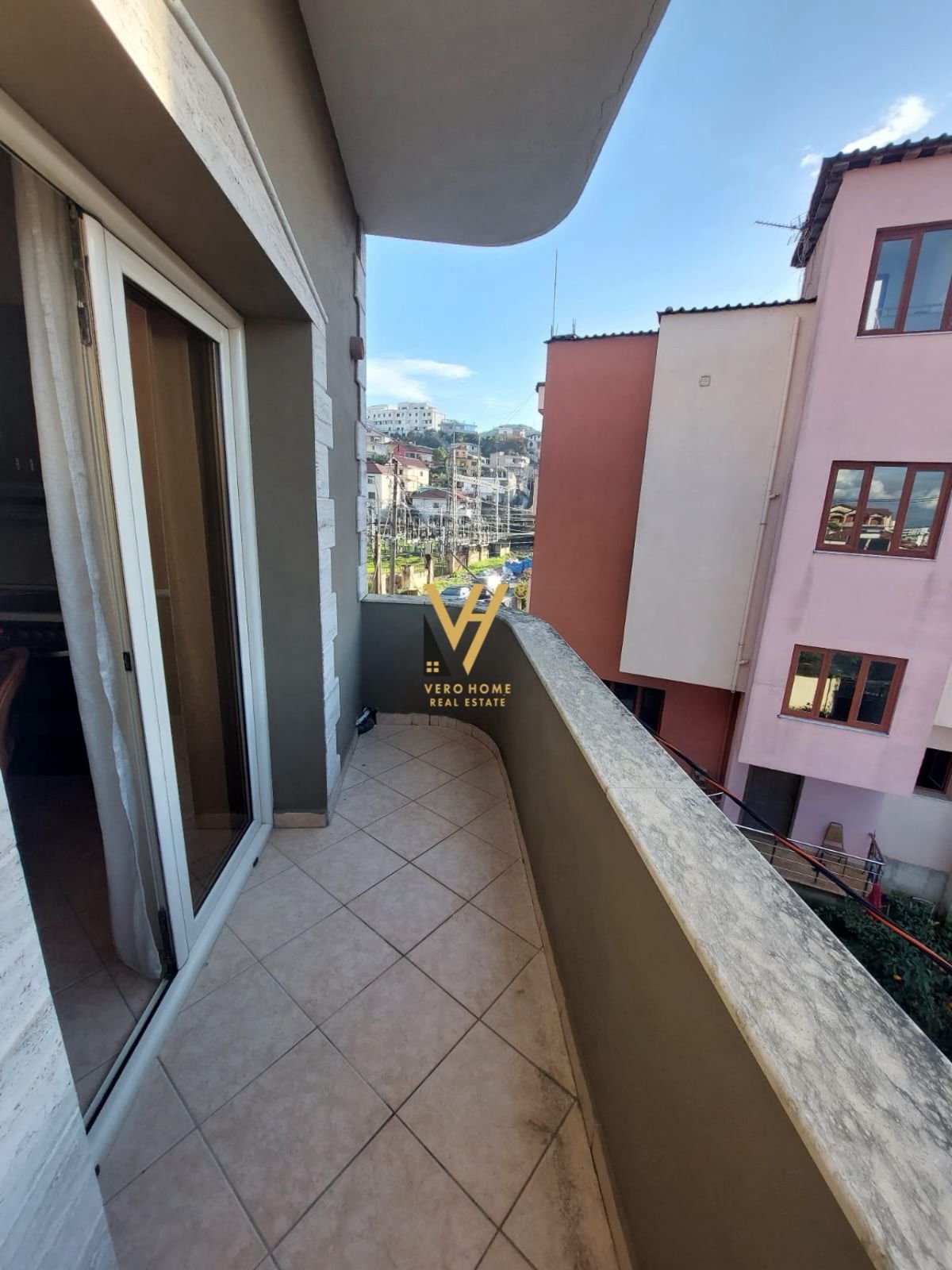 1+1+2 BLK ME QERA NE SELITE 40.000 LEKE