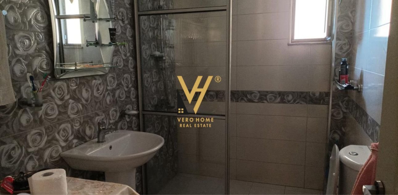 2+1+BLK ME QERA TE ISH FUSHA AVIACIONIT 700 EURO