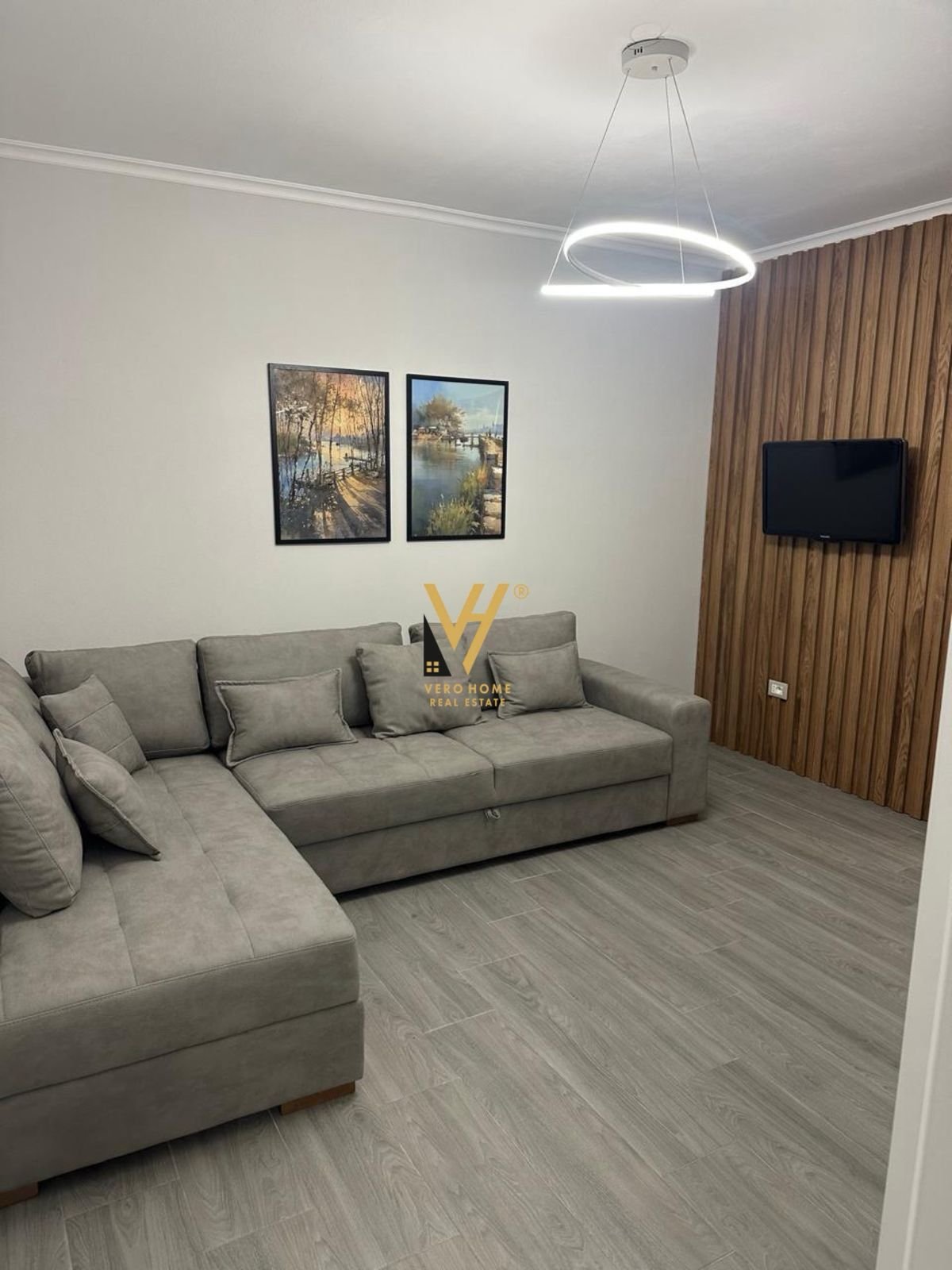 JEPET APARTAMENT 1+1 ME QERA SHKOLLA E KUQE 570E