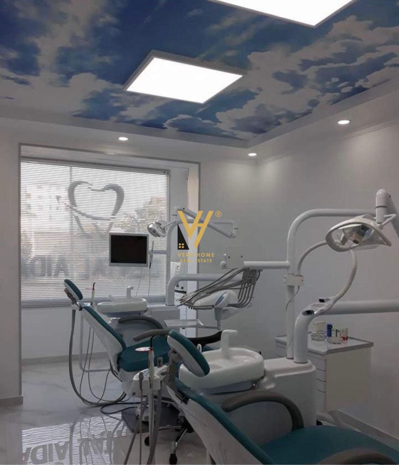 ZYRE 60 M2 ME QIRA TE RRUGA E DIBRES 60.000 LEKE