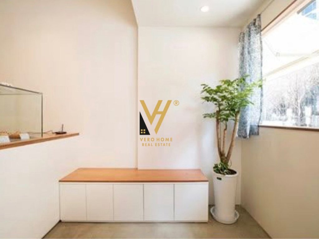 DYQAN 50M2 ME QERA TE ISH EKSPOZITA 50.000 LEKE