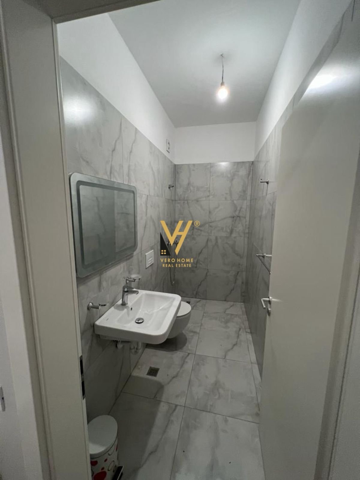 2+1+2+BLK TE INXHINIERIA 235.000 EURO