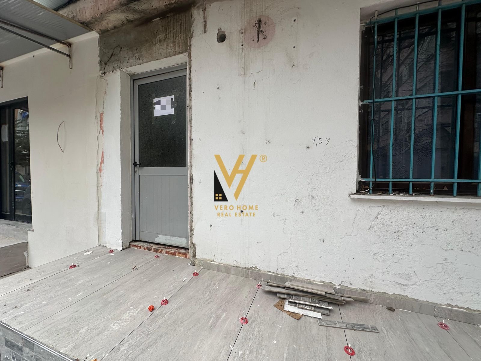 DYQAN 23 M2 ME QIRA TE RRUGA HIM KOLLI 60.000 LEKE