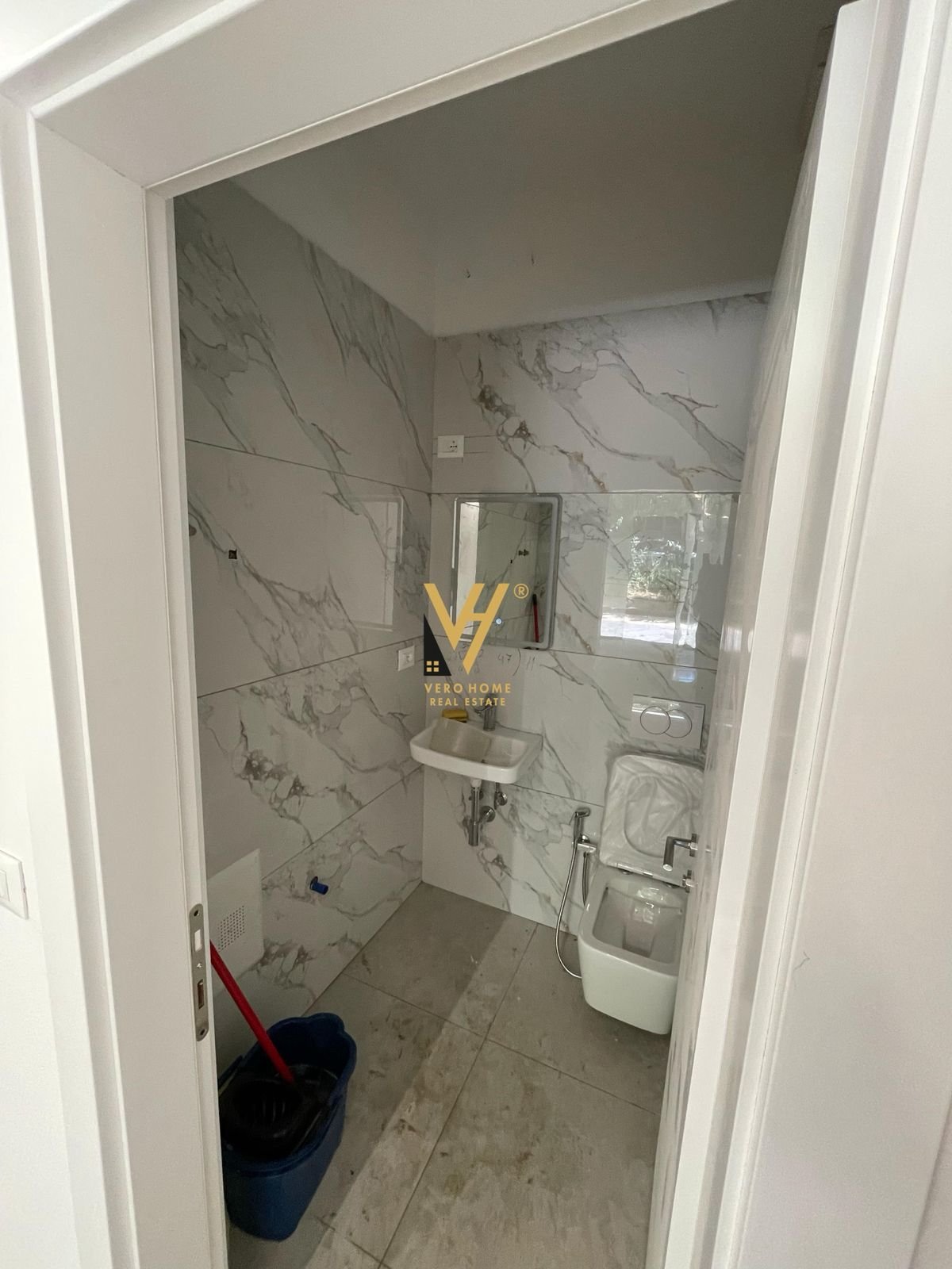 AMBIENT 35 M2 TE KOMUNA E PARISIT 500 EURO