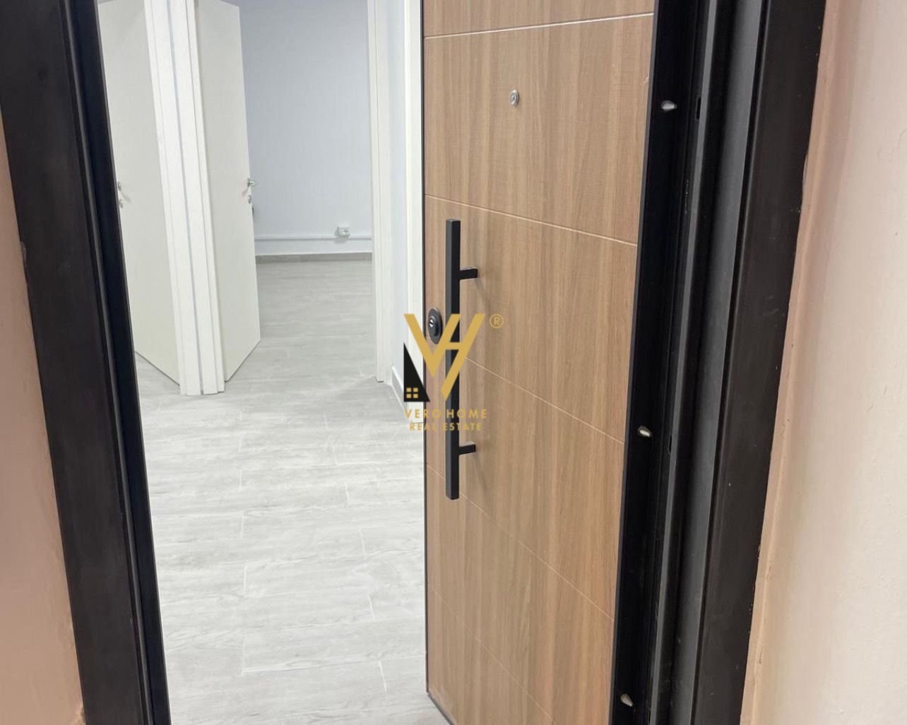 ZYRE 114 M2 ME QERA TE IRFAN TOMINI 800 EURO